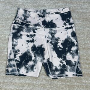 Max Studio Performance Biker Shorts Women's Small Black White Tie Dye Polyester